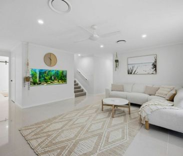 Luxury Family Home with Pool & Dual-Living Potential - Photo 1