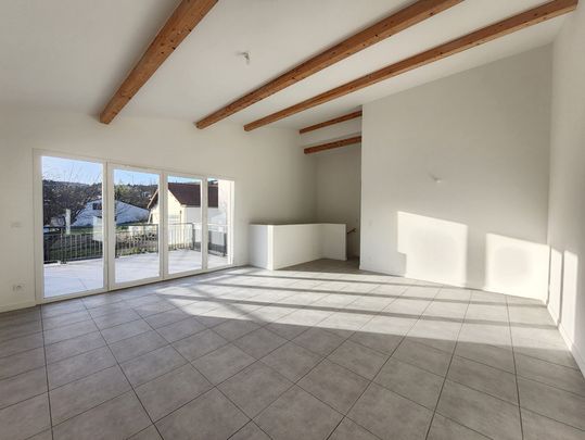 Location Maison 4 pièces 123m² ROMAGNAT 63540 - Photo 1