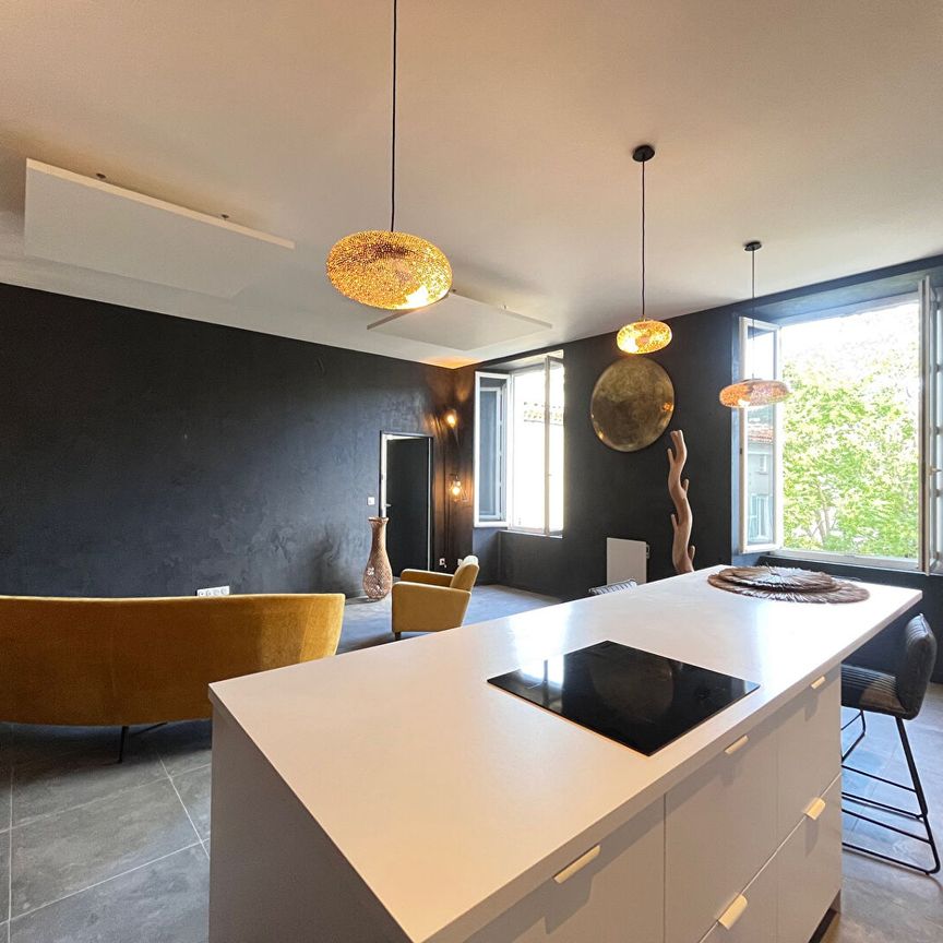 Location Appartement 3 pièces 95m² - Photo 1