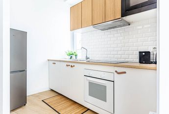 Spacious and bright single room in Piazza Monte Titano