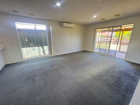 38 Hotham Crescent, Hoppers Crossing VIC - Photo 2