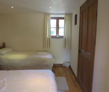 2 bedroom barn conversion to rent - Photo 2