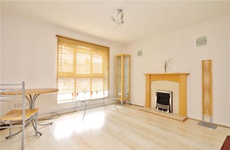 High Street, Colnbrook, Slough, Berkshire, SL3 0NG - Photo 3