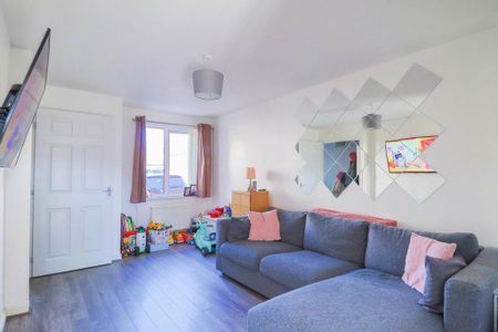 2 bedroom semi-detached house to rent - Photo 2