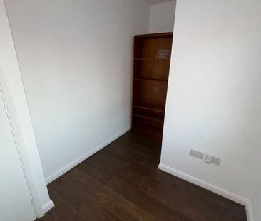 3 Bed Detached House, Addison Road, SE25 - Photo 2