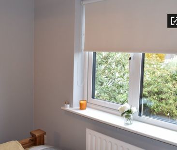 Charming room in 3-bedroom house - Donaghmede, Dublin - Photo 4