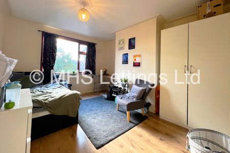 4 Bedroom Semi-Detached House for rent in Richmond Avenue - Photo 5