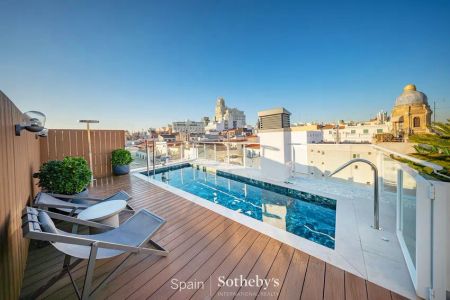 Alquiler de piso en Calle de la Virgen de los Peligros - Foto 3