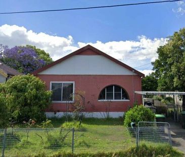 4 bedroom house - Photo 1