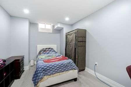 For Lease - 10 Mullis Crescent, Brampton, Ontario - Photo 5