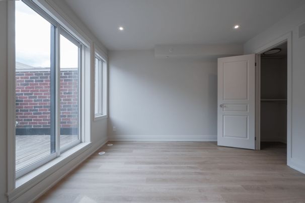 For Lease - 135 Long Branch Avenue Unit# 17, Toronto, Ontario - Photo 1