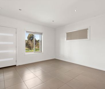 Low-Maintenance Lifestyle with Modern Finishes - Photo 4