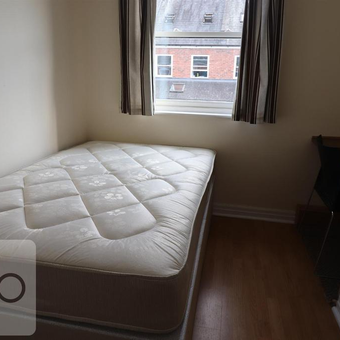 6 bedroom terraced house to rent - Photo 1
