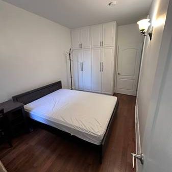 Downtown Toronto Bedroom with private washroom For rent - Photo 1