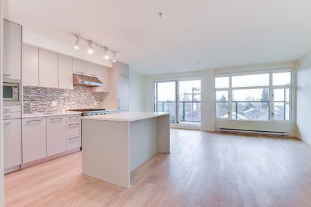 STLISH 1 BED & 1 BATH w/DEN in the IRON & WHYTE BUILDIND IN POINT GREY - Photo 3