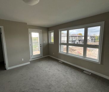 For Lease - 258 Wellandvale Drive, Welland, Ontario - Photo 3