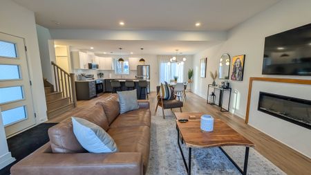 4263 Fourth Ave, Niagara Falls (#723) - 3 Bedroom Stacked Condo - Photo 2