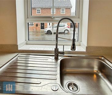 Carrs Avenue, Cudworth, Barnsley, S72 - Photo 5
