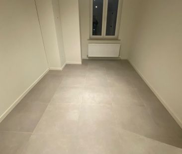 Gerenoveerd modern appartement met alle voorzieningen - Photo 2