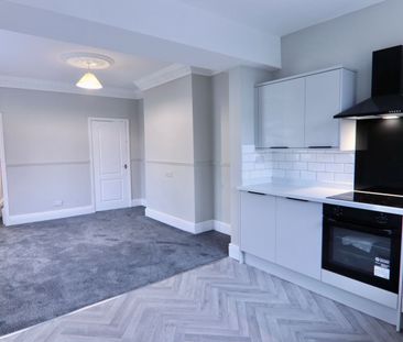 Newly Refurbished 3-Bedroom End Terrace in Popular Royston Location - Photo 2