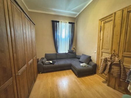 Historisches Wohnjuwel: Exquisite 2-Zimmer-Wohnung in der Hegelstraße - Photo 2