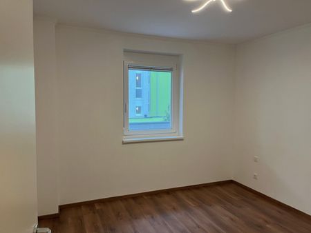 Unterwaltersdorf/Hasengarten - 2 Zimmer mit Balkon und Autoabstellplatz - Photo 3