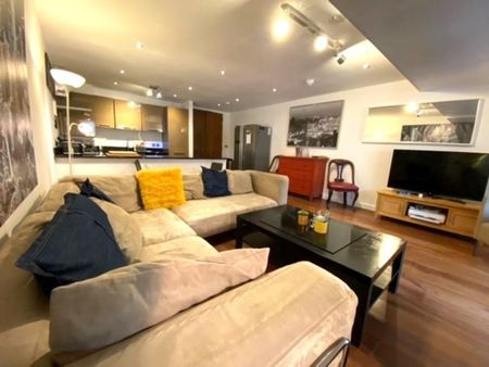 3 bedroom flat to rent - Photo 2
