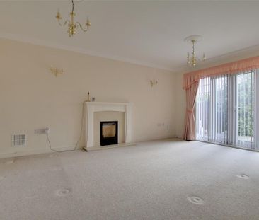 4 bedroom detached house to rent - Photo 2