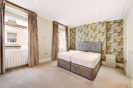 A stunning family home set on one of Belgravia's most desirable streets. - Photo 5