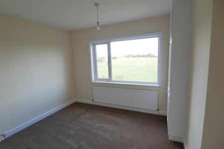 3 bedroom detached house to rent - Photo 2