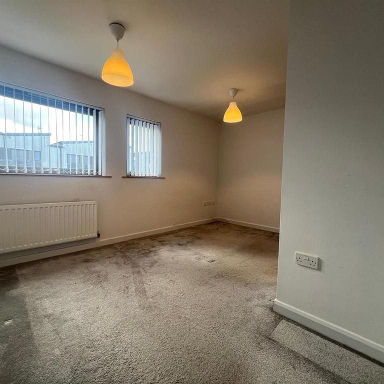 2 bedroom terraced house to rent - Photo 1