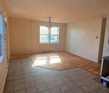 🏠 GRAND 4½ RÉNOVÉ — 2 CHAMBRES FERMÉES — SEPTEMBRE OFFERT - Photo 2
