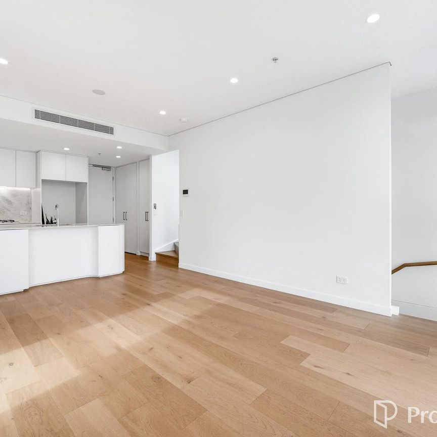 Welcome to BABYLON - 3rd Level Apartment with Private Rooftop - Photo 1