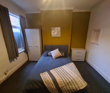 Room 2, 26 Highfield Road - Photo 1