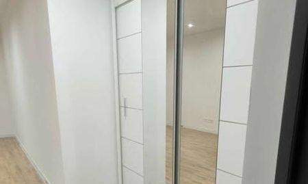 Prenájom na námestí - Fotografia 3