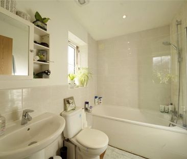 3 bedroom semi-detached house to rent - Photo 6