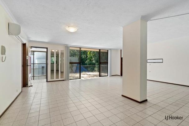 Three Bedroom Apartment - Coastal Lifestyle Living in the Heart of Currumbin - Photo 1