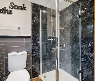 4 bedroom detached house to rent - Photo 6