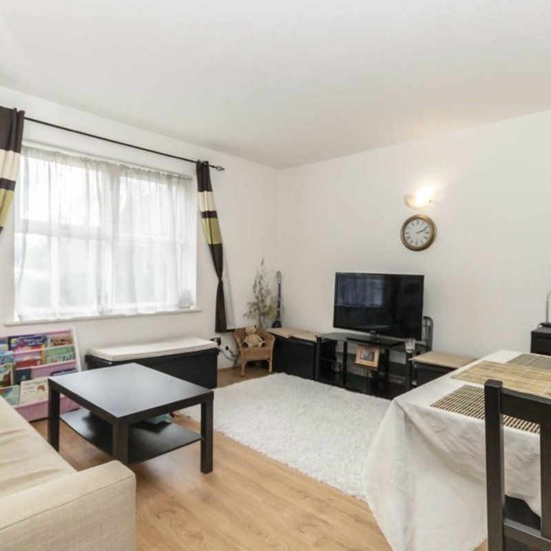 Butterfield Close, TW1, London - Photo 1