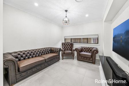 Stunning Family Home - Photo 2