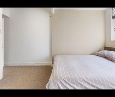 Room in a Shared House, Moorland Avenue, LS6 - Photo 3