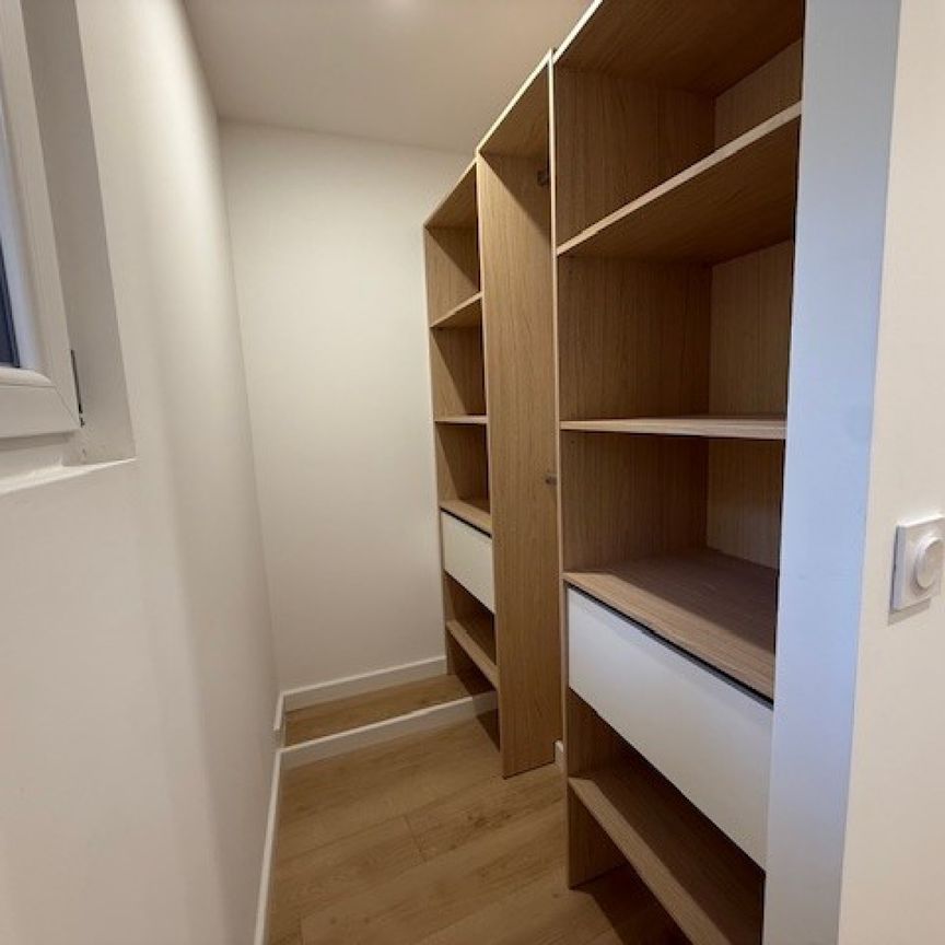 À louer – Appartement d’exception avec jardin au cœur du village de La Valette-du-Var - Photo 1