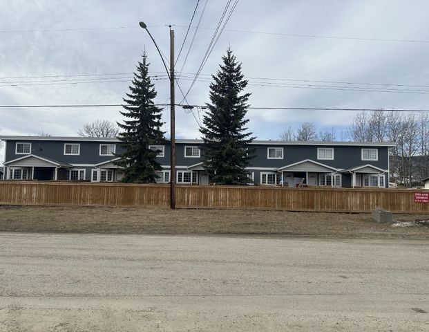 500-505 - SWISS ALPINE - 4717 47 Street - 2 - FURNISHED - Photo 1