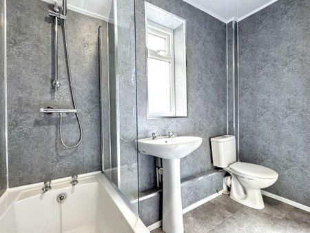 2 bed ground floor flat to rent in NE31 - Photo 3