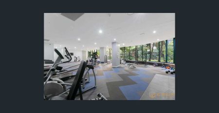 Spacious 3 Bedroom Apartment in Prime Mascot Location - Photo 5