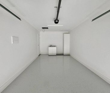 Cozy and comfortable, brand new unit! - Photo 6
