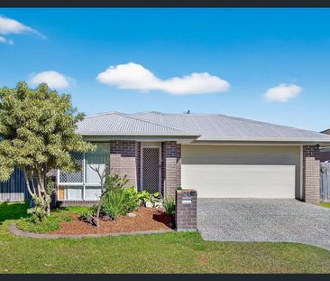 Bright and Spacious 4 Bedroom Home! - Photo 6