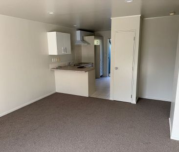 Renovated apartment in a phenomenal location - Photo 6