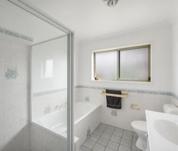 Modern 3-Bedroom Home in a Quiet Cul-de-Sac - Photo 2