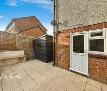 2 bedroom end of terrace house to rent - Photo 4